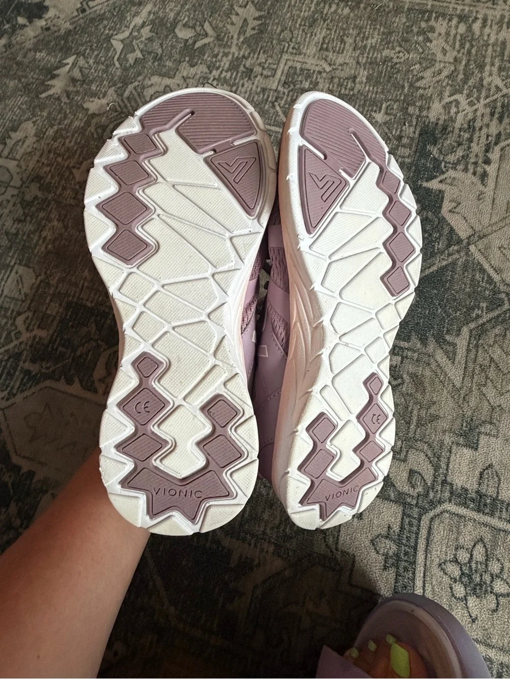 Vionic women’s Miles Active Sneaker - Mauve size 9